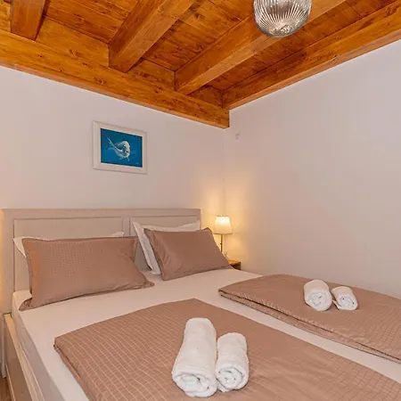 Parona Villa