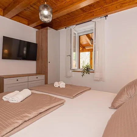 Parona Villa