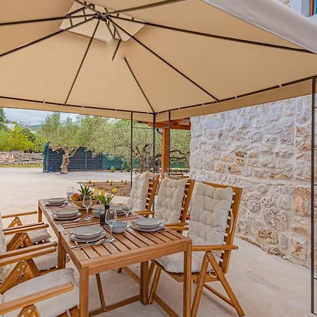 Parona Villa Sibenik