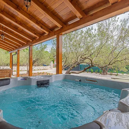 빌라 Parona 시베니크